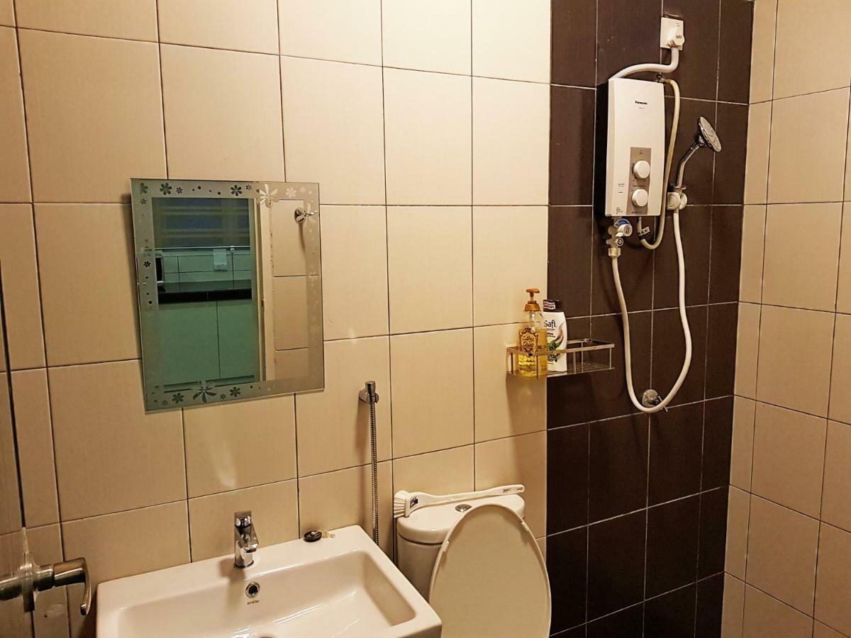 Selendang In Krubong Near Std Hang Jebat, Mitc & Utem ملقا المظهر الخارجي الصورة